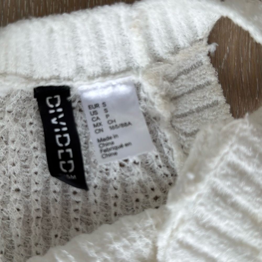 H&M Divided 1 black & 1 white sweater crop tops. Size Small. - Picture 5 of 7